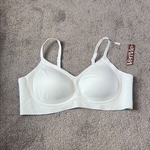 VertVie Wireless White Bra SIZE 3XL